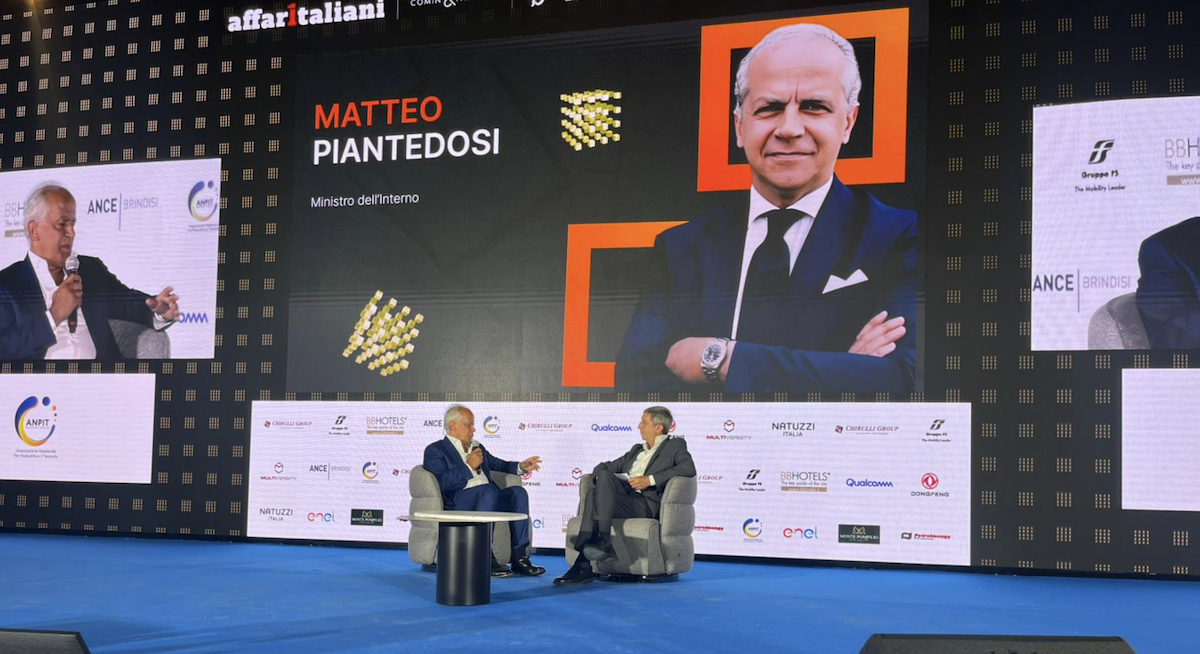 Ranucci, Piantedosi a La Piazza 2026: “Questione molto controversa. Gli diedi io la scorta, il giornalismo d’inchiesta va sempre tutelato” Ranucci, Piantedosi a La Piazza 2026: “Questione molto controversa. Gli diedi io la scorta, il giornalismo d’inchiesta va sempre tutelato”
