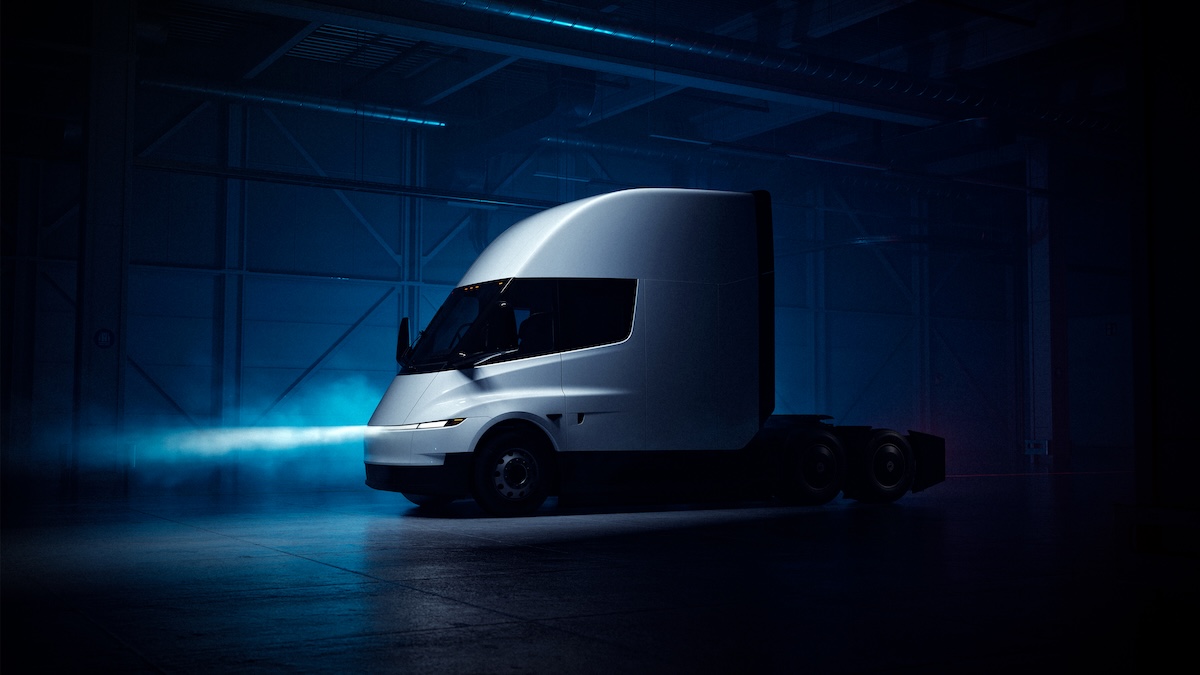 Tesla Semi arriva in Europa: ad Hannover il debutto Tesla Semi arriva in Europa: ad Hannover il debutto