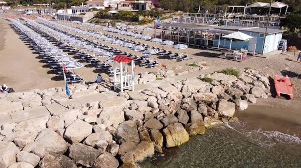 Dalle spiagge di Fregene al Golfo di Gaeta; viaggio nei beach club che stanno ridisegnando l’estate del Lazio Dalle spiagge di Fregene al Golfo di Gaeta; viaggio nei beach club che stanno ridisegnando l’estate del Lazio