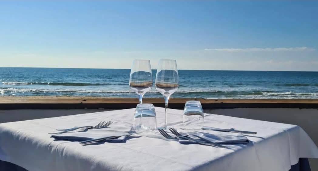 Dalle spiagge di Fregene al Golfo di Gaeta; viaggio nei beach club che stanno ridisegnando l’estate del Lazio Dalle spiagge di Fregene al Golfo di Gaeta; viaggio nei beach club che stanno ridisegnando l’estate del Lazio