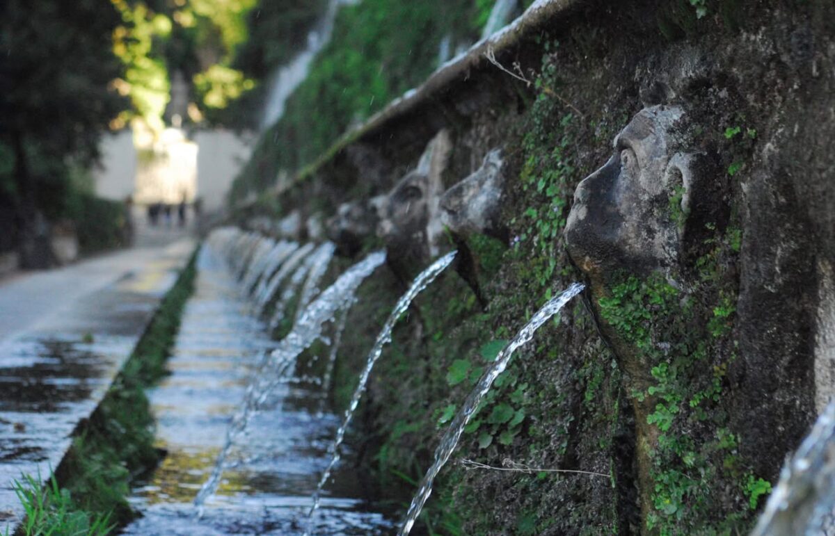 Serate di arte e di stelle a Tivoli, passaggi segreti tra storia, mito e leggenda di Villa Adriana e Villa d’Este Serate di arte e di stelle a Tivoli, passaggi segreti tra storia, mito e leggenda di Villa Adriana e Villa d’Este