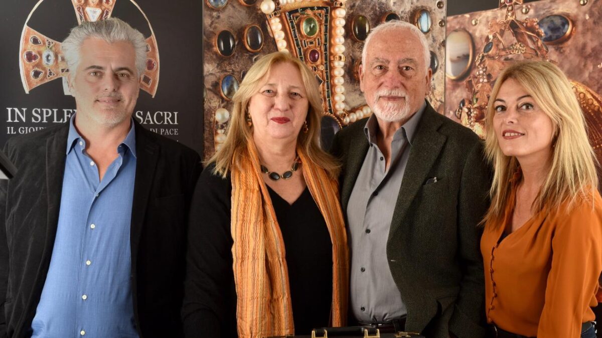 Il sacro splendore delle creazioni di Percossi Papi, dal laboratorio al Pantheon ai set di Hollywood Il sacro splendore delle creazioni di Percossi Papi, dal laboratorio al Pantheon ai set di Hollywood