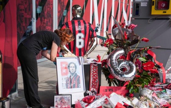 L’ultimo abbraccio a Franco Baresi: domani Milano si ferma per il suo eterno Capitano