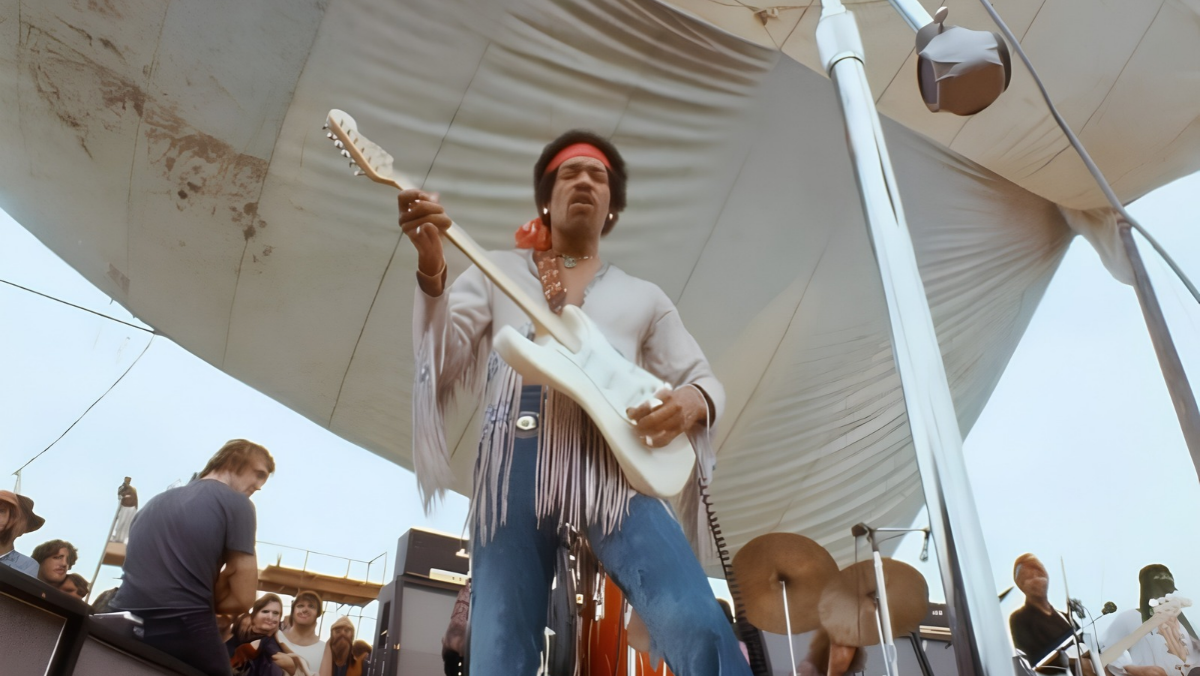 Jimi Hendrix, il fantasma di Woodstock torna dal palco: un filmato rubato alla storia Jimi Hendrix, il fantasma di Woodstock torna dal palco: un filmato rubato alla storia