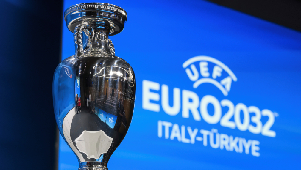 Euro 2032, via alla corsa per cinque posti: Torino c’è, Roma punta la finale Euro 2032, via alla corsa per cinque posti: Torino c’è, Roma punta la finale