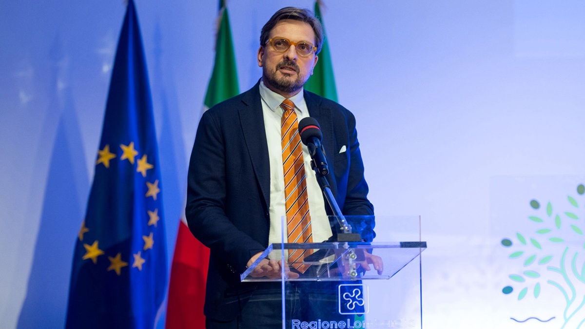 La Lombardia rafforza il patto con le imprese per la competitività e il lavoro La Lombardia rafforza il patto con le imprese per la competitività e il lavoro