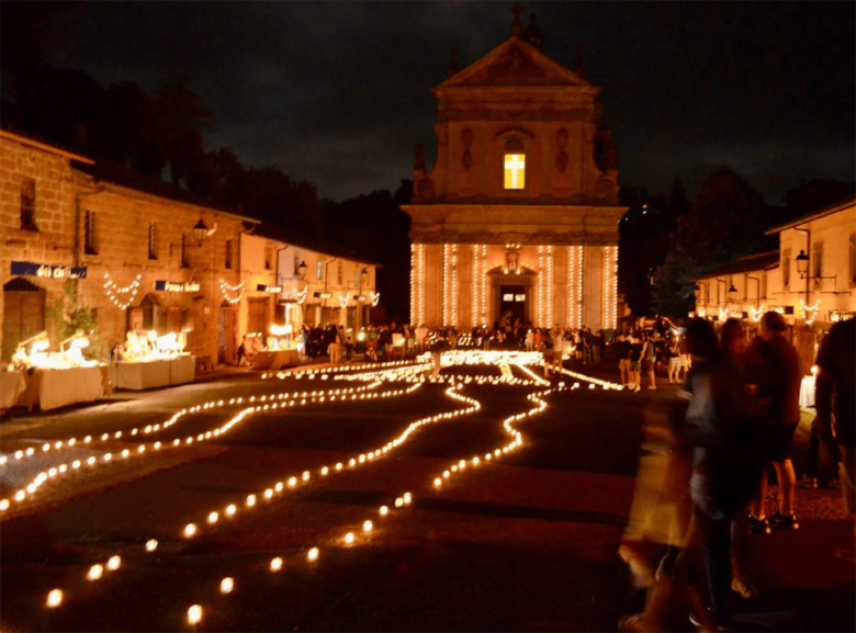 A Vallerano ritorna la magia della Notte delle Candele, con 100mila fiammelle che illuminano la Tuscia
