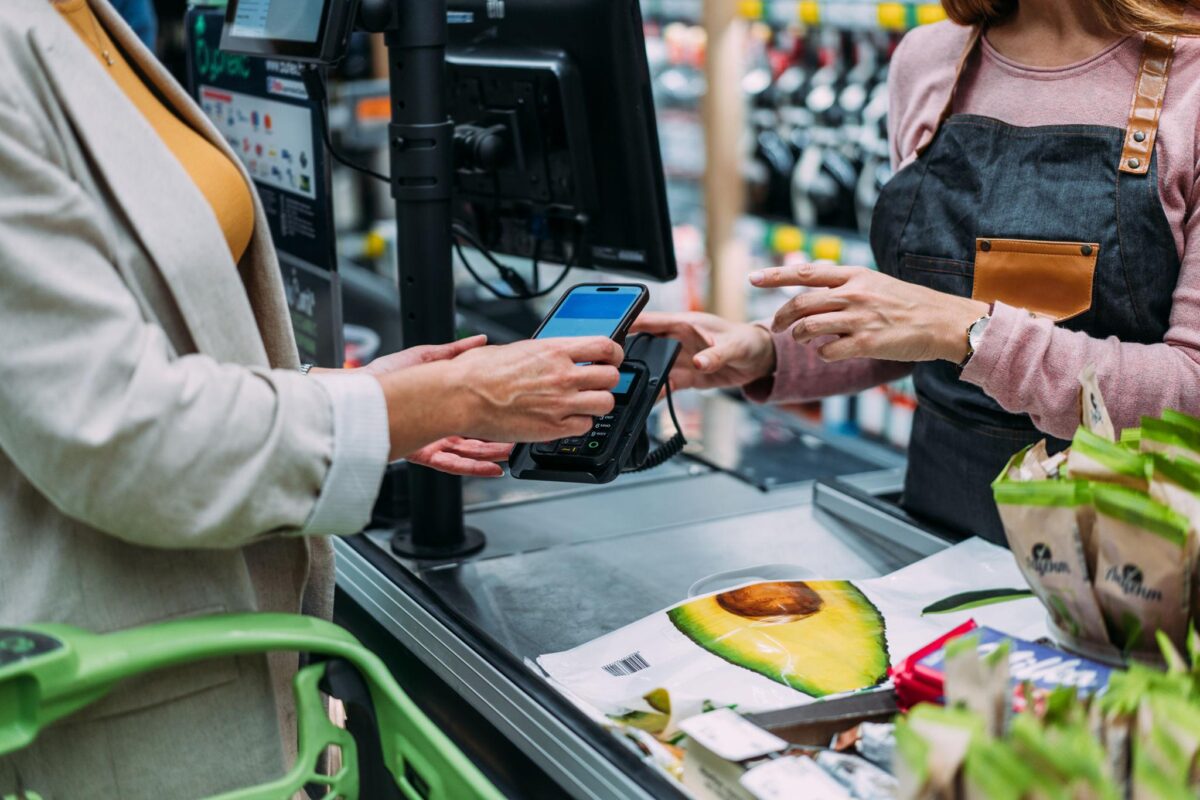 Spesa a rate, il “compra ora e paga dopo” arriva in alcuni supermercati della Capitale