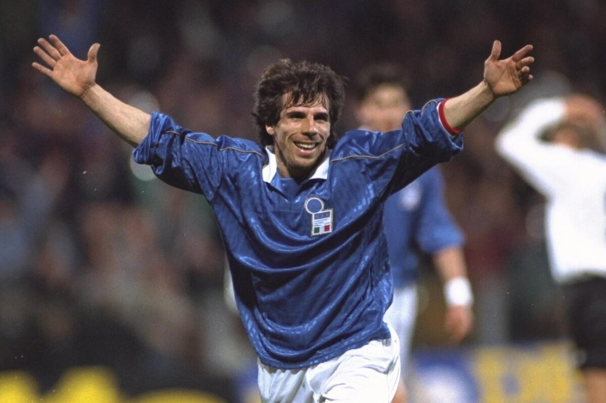 L’avevamo previsto, Zola torna in azzurro. Dopo l’anticipazione, anche la ricetta: come funziona la sua riforma L’avevamo previsto, Zola torna in azzurro. Dopo l’anticipazione, anche la ricetta: come funziona la sua riforma