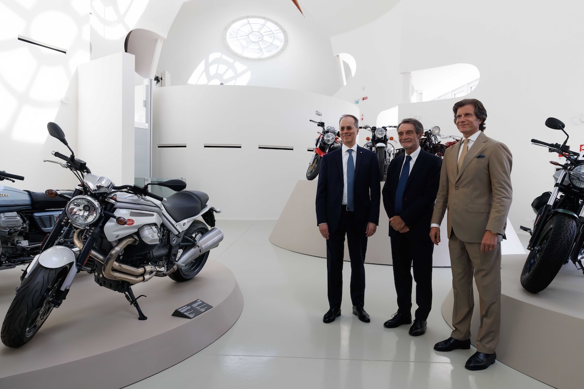 Moto Guzzi inaugura la nuova fabbrica da 50 milioni Moto Guzzi inaugura la nuova fabbrica da 50 milioni