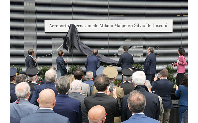 Milano, l’aeroporto di Malpensa intitolato a Silvio Berlusconi: Affaritaliani alla cerimonia al Terminal 1- FOTO Milano, l’aeroporto di Malpensa intitolato a Silvio Berlusconi: Affaritaliani alla cerimonia al Terminal 1- FOTO