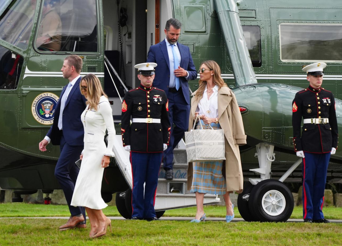 Le nozze del figlio di Trump sono state pagate da un oligarca russo vicino a Putin. Esplode il caso Le nozze del figlio di Trump sono state pagate da un oligarca russo vicino a Putin. Esplode il caso