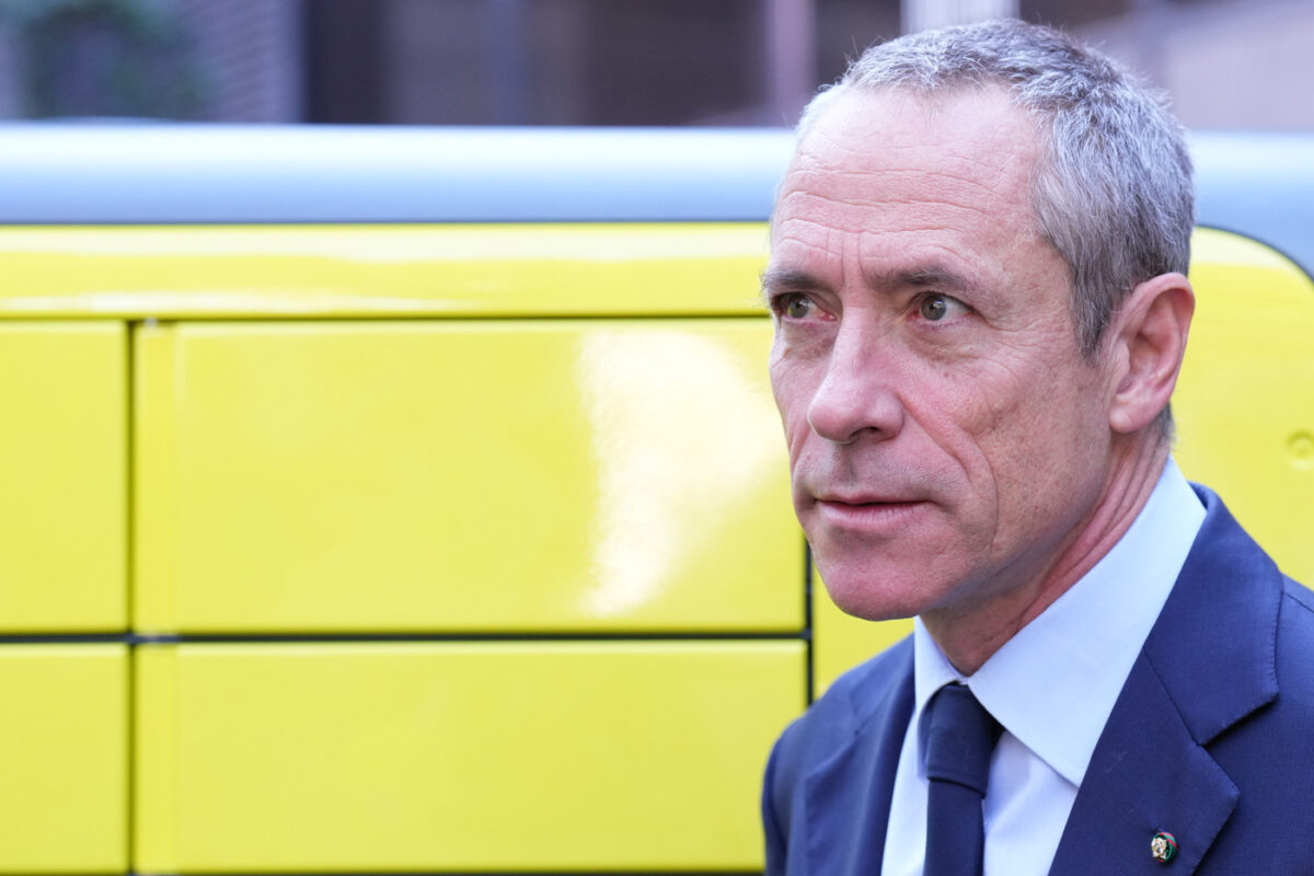 Poste, via libera del cda all’integrazione con Tim dopo l’Opas. Ora la sfida è sulle sinergie Poste, via libera del cda all’integrazione con Tim dopo l’Opas. Ora la sfida è sulle sinergie