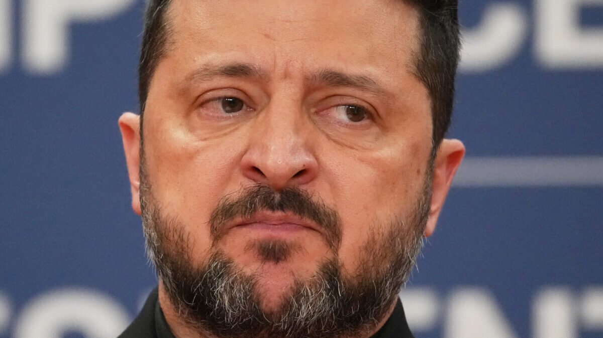 Guerra Ucraina, Zelensky trema: esauriti i missili per intercettare gli attacchi di Putin Guerra Ucraina, Zelensky trema: esauriti i missili per intercettare gli attacchi di Putin
