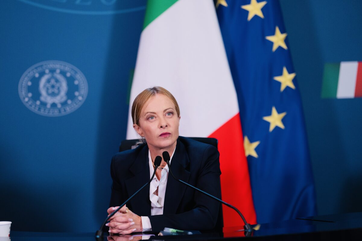 TFR, la clausola di salvaguardia non è stata cancellata. Meloni al Pd: “Non avete letto la norma”. Ecco che cosa è successo TFR, la clausola di salvaguardia non è stata cancellata. Meloni al Pd: “Non avete letto la norma”. Ecco che cosa è successo