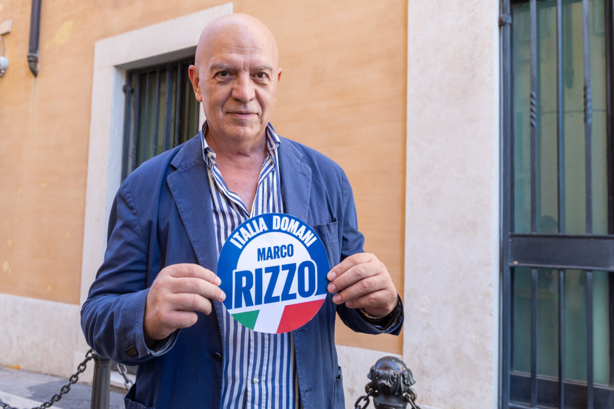 Marco Rizzo contro tutti, il suo movimento Italia Domani e la sua visione di “popolo contro élite” Marco Rizzo contro tutti, il suo movimento Italia Domani e la sua visione di “popolo contro élite”