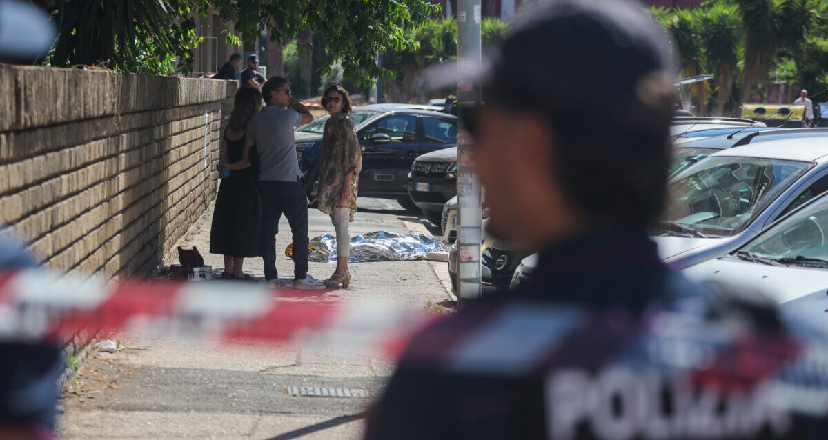 Lei lo lascia, lui le uccide il fratello per vendetta: 32enne in fuga a Udine dopo l’omicidio Lei lo lascia, lui le uccide il fratello per vendetta: 32enne in fuga a Udine dopo l’omicidio