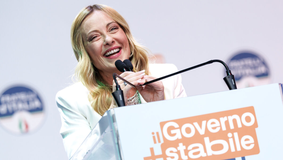 Galleria foto 'Meloni a Bari per la festa del governo: “Abbiamo più consenso del primo giorno, non molleremo. La stabilità è la prima riforma” – LIVE' - foto 1