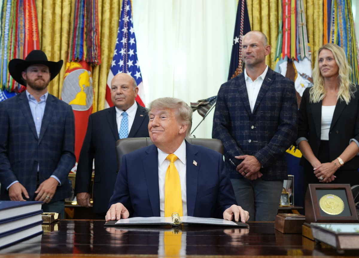Trump senza freni: “Voglio cambiare il nome del New Mexico in New America. Mi piace un sacco!” Trump senza freni: “Voglio cambiare il nome del New Mexico in New America. Mi piace un sacco!”