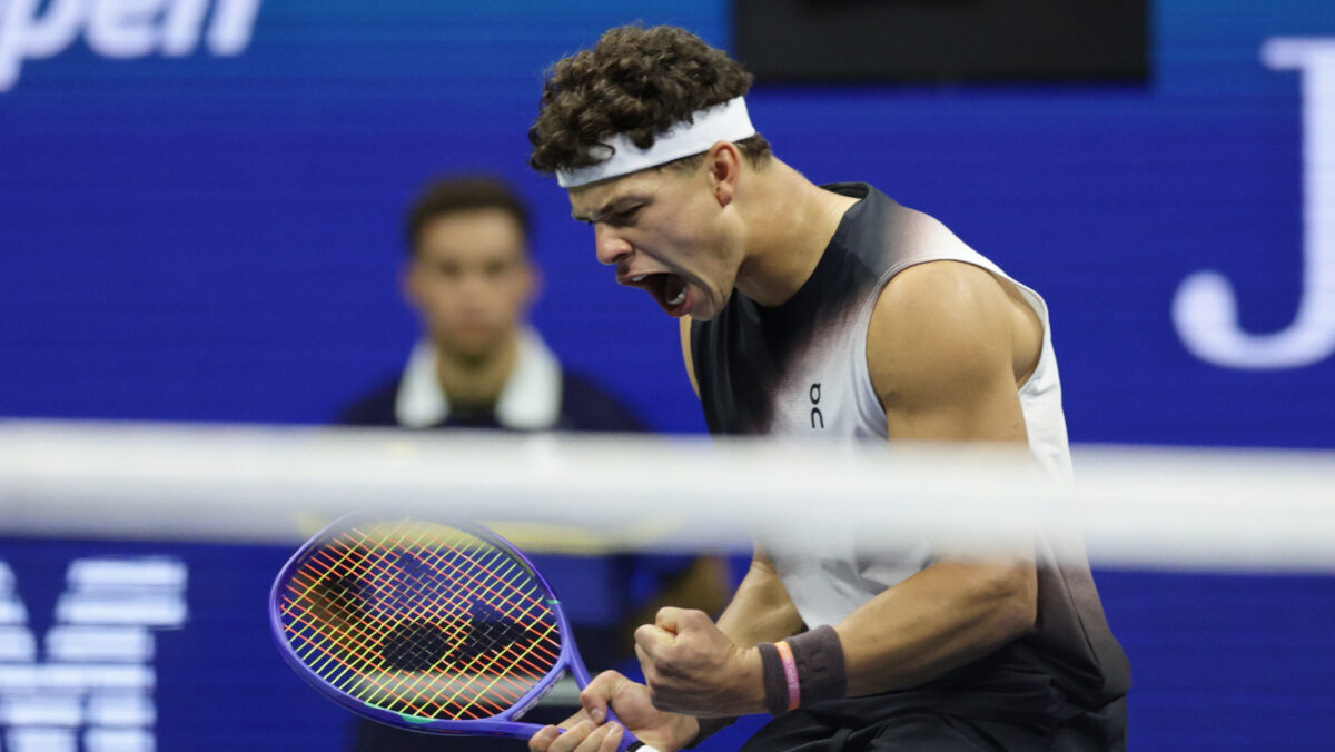 Us Open 2026, Shelton elimina Alcaraz al quinto set: in semifinale troverà Tiafoe Us Open 2026, Shelton elimina Alcaraz al quinto set: in semifinale troverà Tiafoe