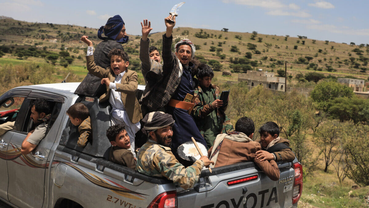 Missili sul Golfo, gli Houthi colpiscono l’Arabia Saudita. E Usa-Iran litigano anche a Vienna Missili sul Golfo, gli Houthi colpiscono l’Arabia Saudita. E Usa-Iran litigano anche a Vienna