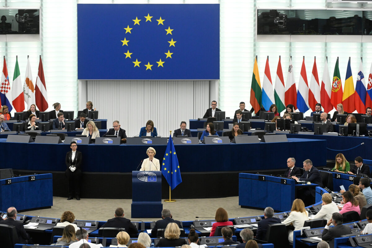 Galleria foto 'Von der Leyen: “Russi e ultranazionalisti vogliono frantumare l’Ue. Presto il Canada primo membro associato”' - foto 2
