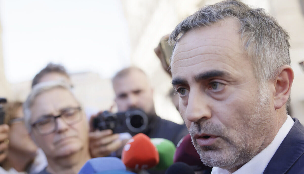 Ex Ilva, De Palma (Fiom-Cgil): “Per anni soldi pubblici ai privati e nessuna garanzia, a Taranto è bomba sociale” Ex Ilva, De Palma (Fiom-Cgil): “Per anni soldi pubblici ai privati e nessuna garanzia, a Taranto è bomba sociale”