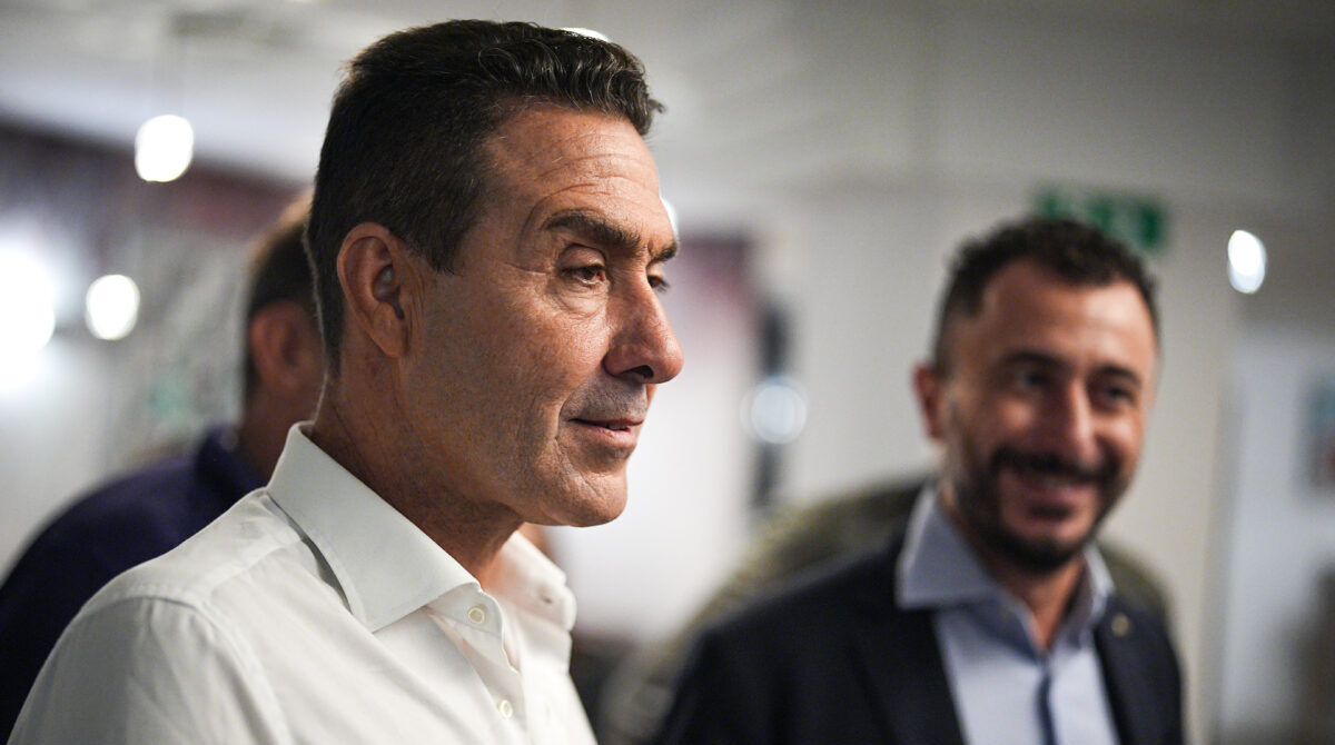 Suppletive Reggio Calabria, urne aperte fino alle 23.00 per il seggio di Cannizzaro alla Camera. Vannacci alla prova del voto Suppletive Reggio Calabria, urne aperte fino alle 23.00 per il seggio di Cannizzaro alla Camera. Vannacci alla prova del voto