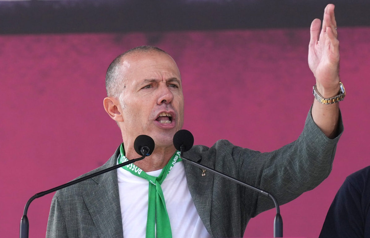 Lega, Romeo: “Il congresso? Un trappolone, non partecipo. Perdiamo lo 0,2% al mese, il partito è in caduta libera” Lega, Romeo: “Il congresso? Un trappolone, non partecipo. Perdiamo lo 0,2% al mese, il partito è in caduta libera”