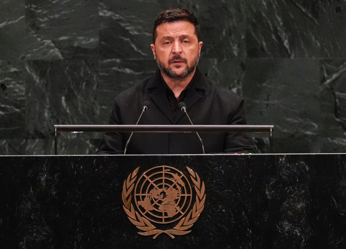 Onu, l’allarme di Zelensky: “Presto sarà l’IA a decidere i campi di battaglia. Vogliamo la pace prima che questo accada” Onu, l’allarme di Zelensky: “Presto sarà l’IA a decidere i campi di battaglia. Vogliamo la pace prima che questo accada”