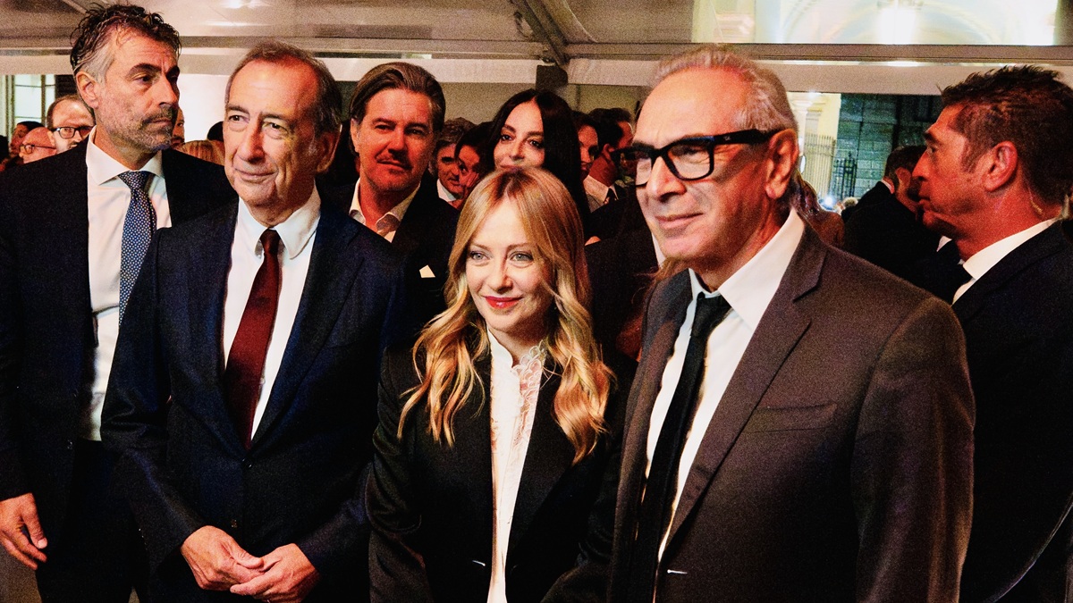 Meloni alla cena di gala della Milano Fashion Week: “La moda vive un momento difficile, il governo c’è” Meloni alla cena di gala della Milano Fashion Week: “La moda vive un momento difficile, il governo c’è”