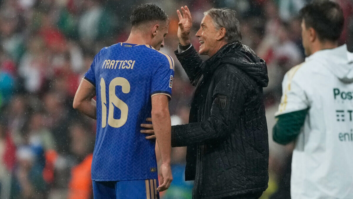 Frattesi, via qualche sassolino dopo il gol con l’Italia: “Ho il fuoco dentro. Se giochi sempre solo 10 minuti non trovi fiducia” Frattesi, via qualche sassolino dopo il gol con l’Italia: “Ho il fuoco dentro. Se giochi sempre solo 10 minuti non trovi fiducia”