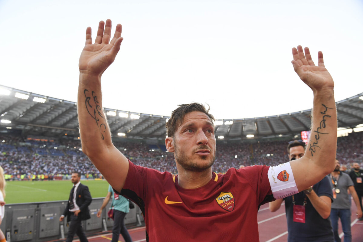 Buon compleanno, Totti: dal cucchiaio al Mondiale, 50 sfumature del Re di Roma