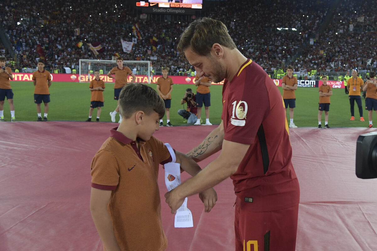 Buon compleanno, Totti: dal cucchiaio al Mondiale, 50 sfumature del Re di Roma