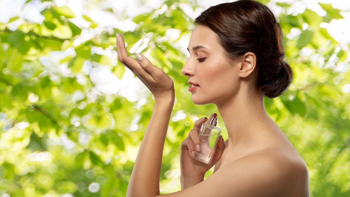 Una donna crea profumi ispirati a arte e cultura, con un’attenzione particolare alle fontane e ai palazzi storici