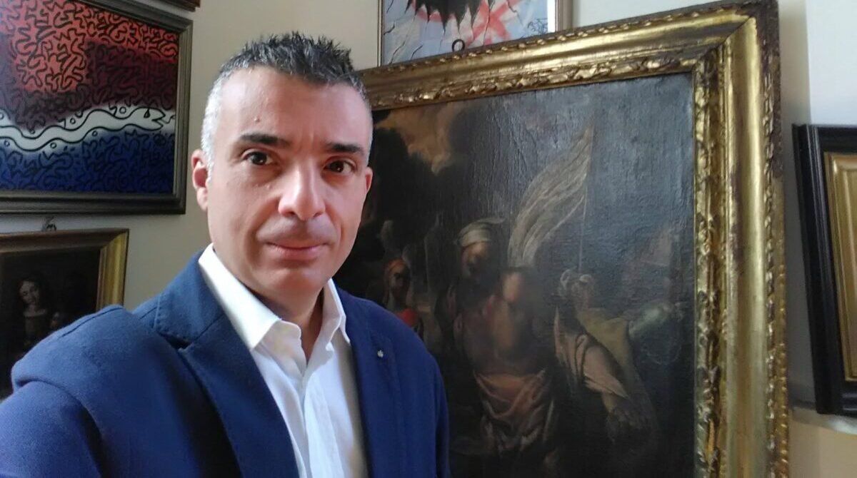 Vannacci, parla l’ex braccio destro Luca Sforzini: “Io cacciato da Futuro Nazionale senza preavviso, in perfetto stile da ventennio” Vannacci, parla l’ex braccio destro Luca Sforzini: “Io cacciato da Futuro Nazionale senza preavviso, in perfetto stile da ventennio”
