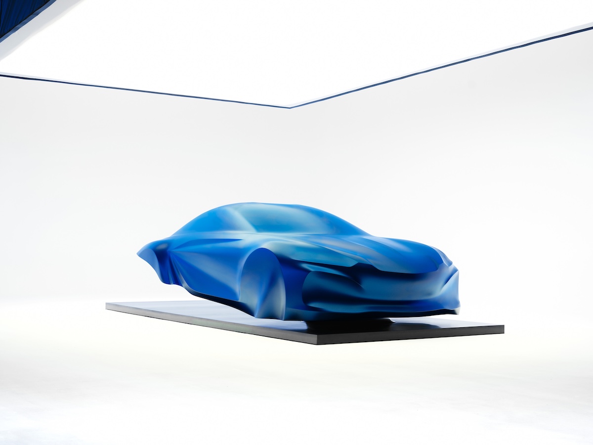 Nuova Alpine A110: una scultura ne svela le forme e anticipa il futuro