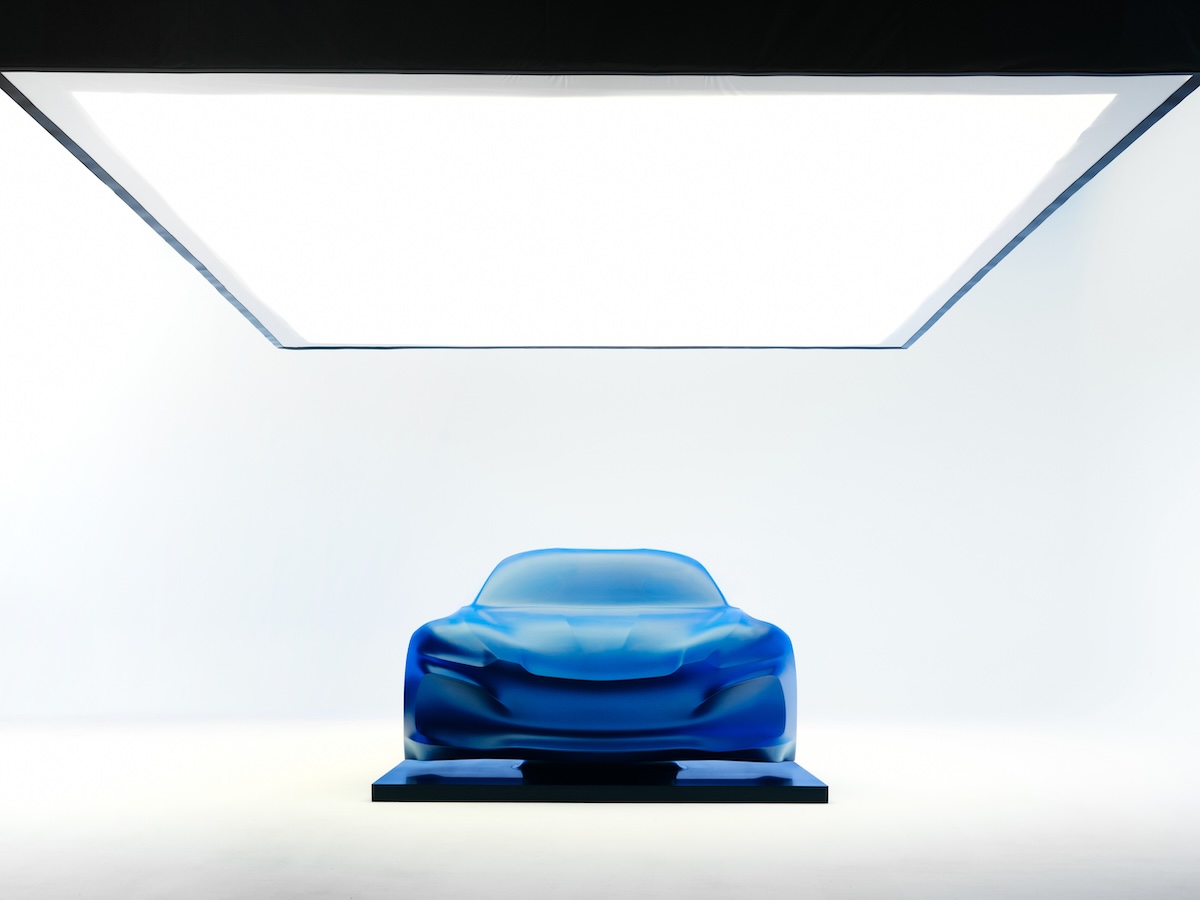 Nuova Alpine A110: una scultura ne svela le forme e anticipa il futuro