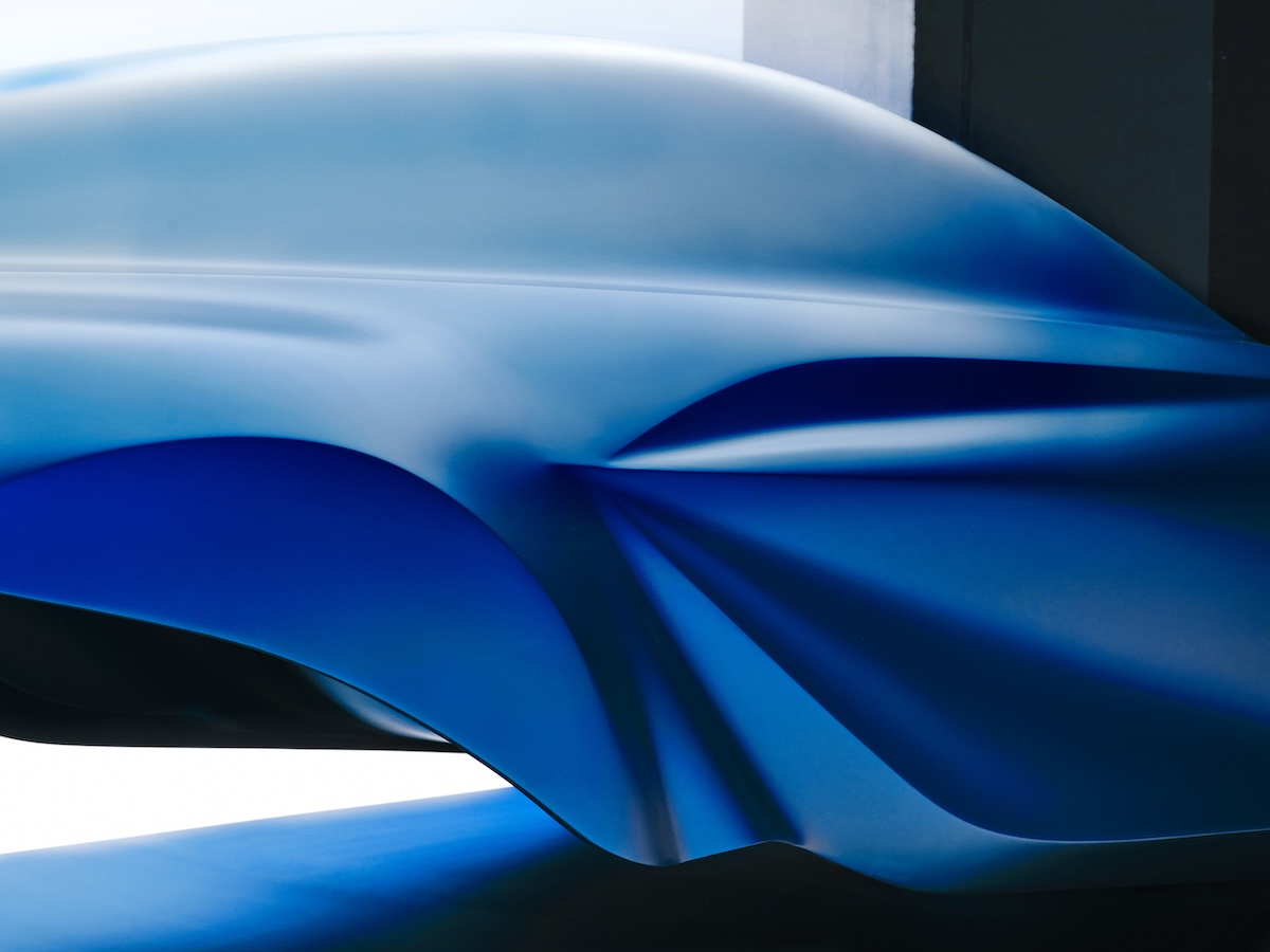 Nuova Alpine A110: una scultura ne svela le forme e anticipa il futuro