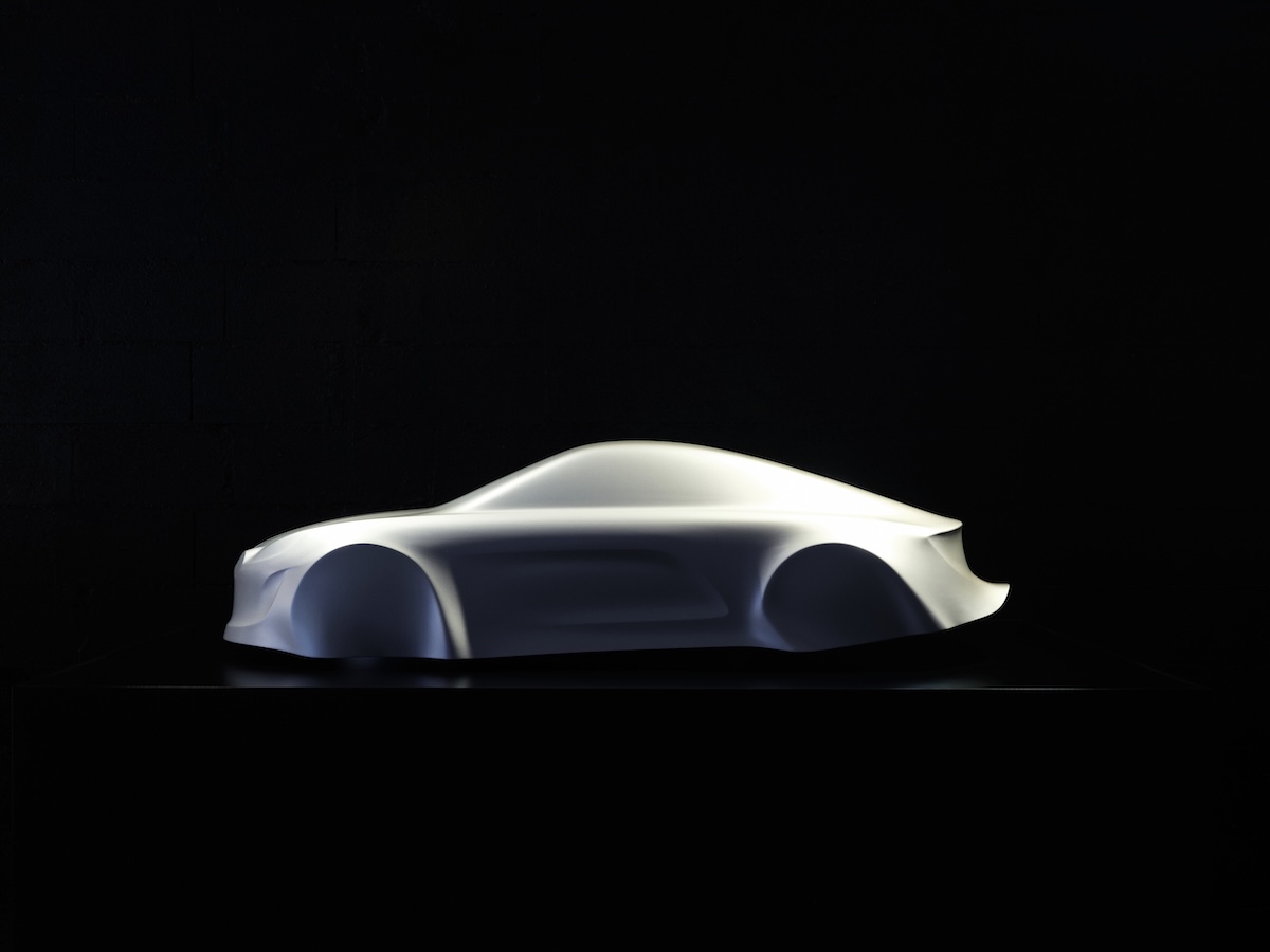 Nuova Alpine A110: una scultura ne svela le forme e anticipa il futuro