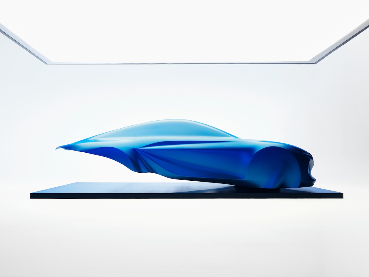 Nuova Alpine A110: una scultura ne svela le forme e anticipa il futuro