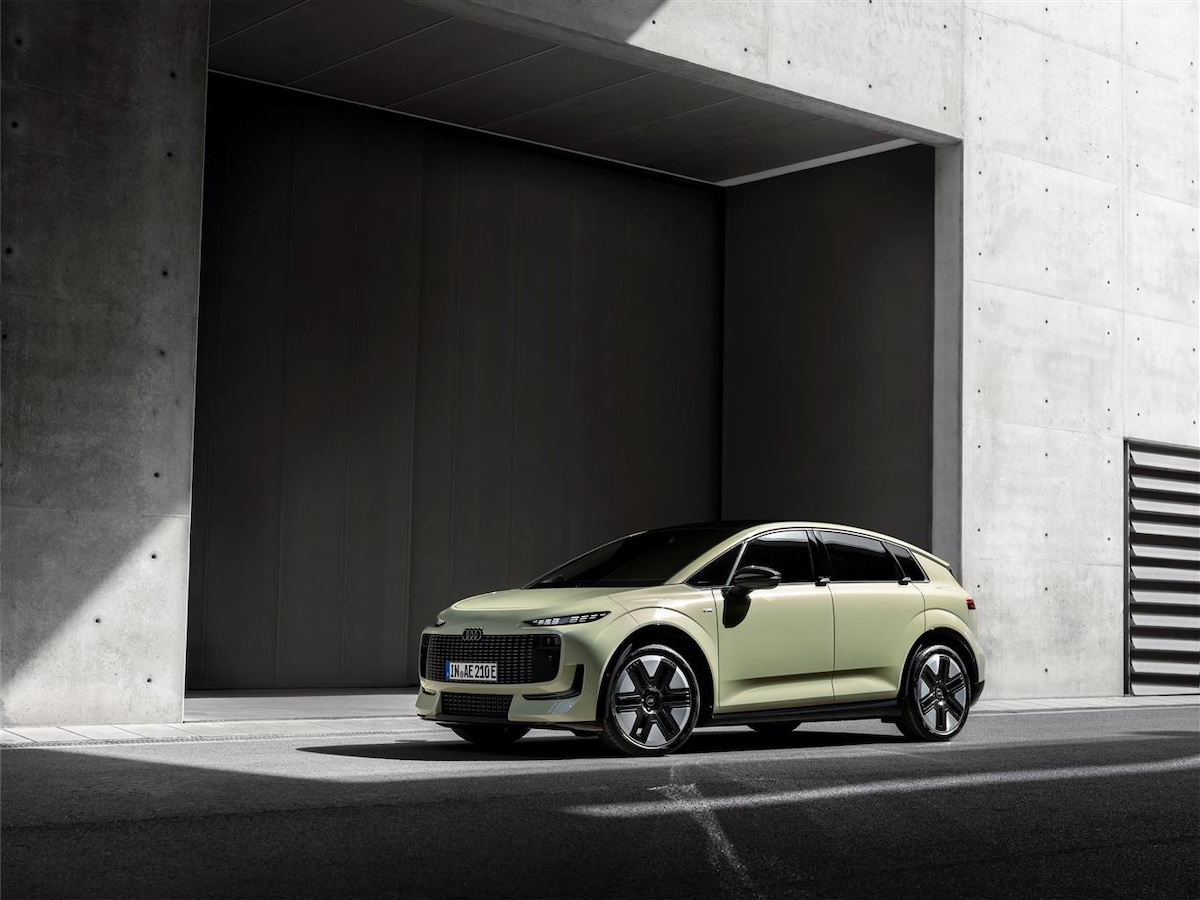 Audi A2 e-tron: 646 km di autonomia e quattro motori elettrici Audi A2 e-tron: 646 km di autonomia e quattro motori elettrici
