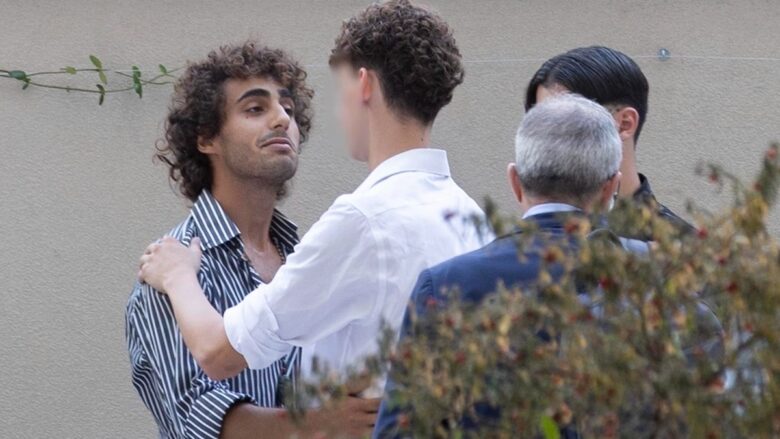 Accoltellarono Davide Cavallo in corso Como: processo sospeso per i tre aggressori minorenni, concessa la messa alla prova di due anni