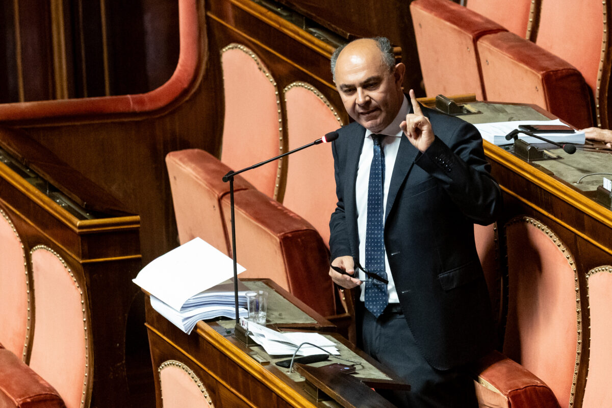 Legge elettorale, è scontro su firme e premio di maggioranza: le reazioni da destra e sinistra Legge elettorale, è scontro su firme e premio di maggioranza: le reazioni da destra e sinistra