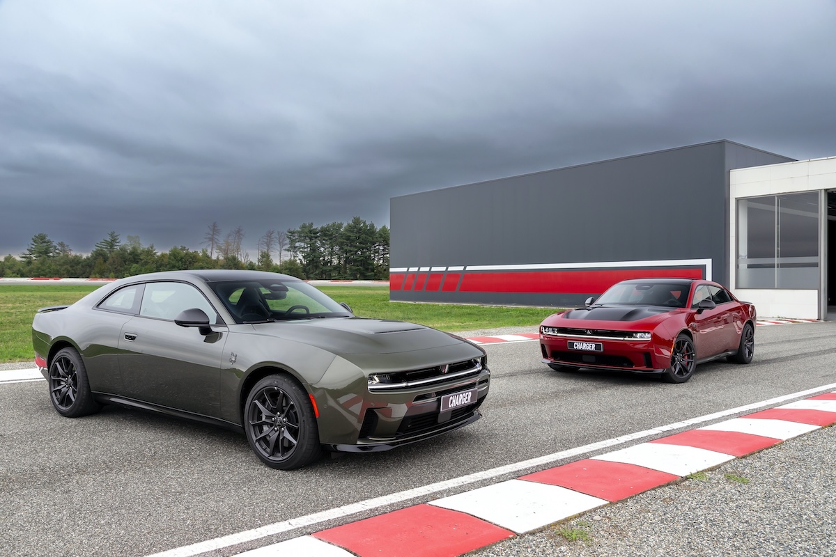 Nuova Dodge Charger, benzina ed elettrico sulla STLA Large Nuova Dodge Charger, benzina ed elettrico sulla STLA Large