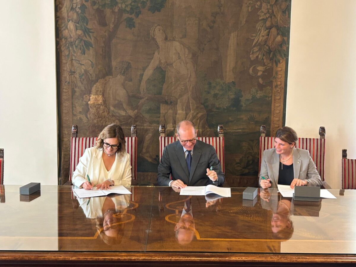 Agroalimentare. Laura Mongiello (Presidente Tecnologi Alimentari): “Firmato protocollo d’intesa con Confagricoltura e Agronetwork per rafforzare filiere” Agroalimentare. Laura Mongiello (Presidente Tecnologi Alimentari): “Firmato protocollo d’intesa con Confagricoltura e Agronetwork per rafforzare filiere”