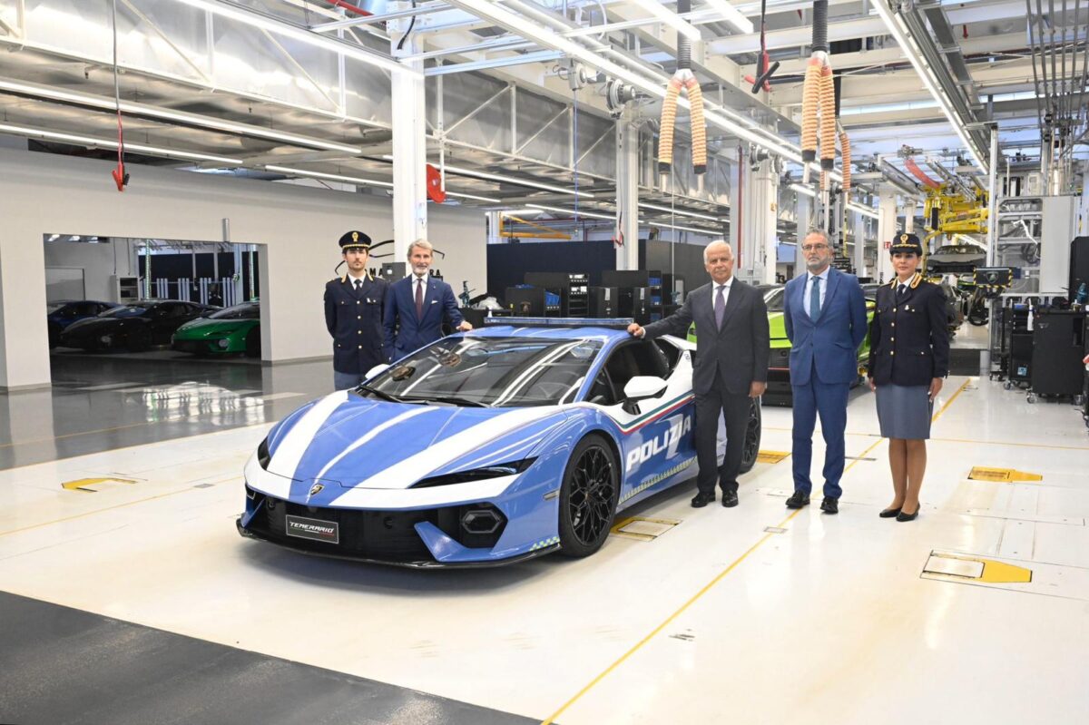 Polizia di Stato: Automobili Lamborghini presenta la nuova Temerario Polizia di Stato: Automobili Lamborghini presenta la nuova Temerario