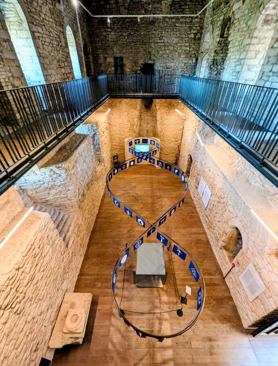 Alla Rocca Maggiore di Assisi le ultime settimane per visitare la mostra di Michelangelo Pistoletto Alla Rocca Maggiore di Assisi le ultime settimane per visitare la mostra di Michelangelo Pistoletto