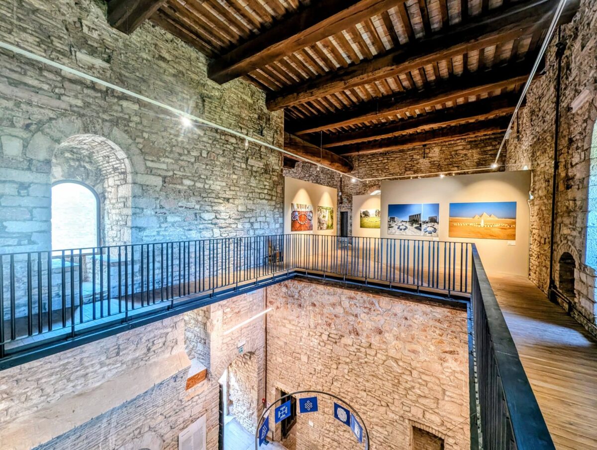 Alla Rocca Maggiore di Assisi le ultime settimane per visitare la mostra di Michelangelo Pistoletto Alla Rocca Maggiore di Assisi le ultime settimane per visitare la mostra di Michelangelo Pistoletto