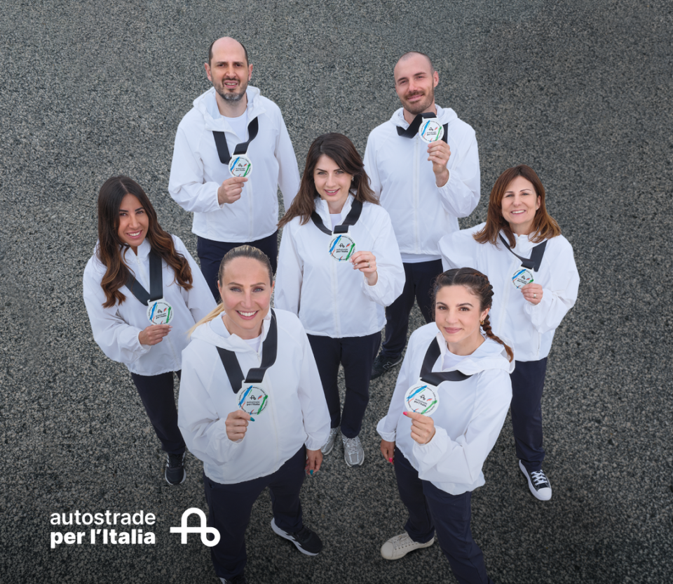 Autostrade per l’Italia, i dipendenti protagonisti della nuova campagna sulla sicurezza con Ambra Sabatini e Francesca Lollobrigida Autostrade per l’Italia, i dipendenti protagonisti della nuova campagna sulla sicurezza con Ambra Sabatini e Francesca Lollobrigida